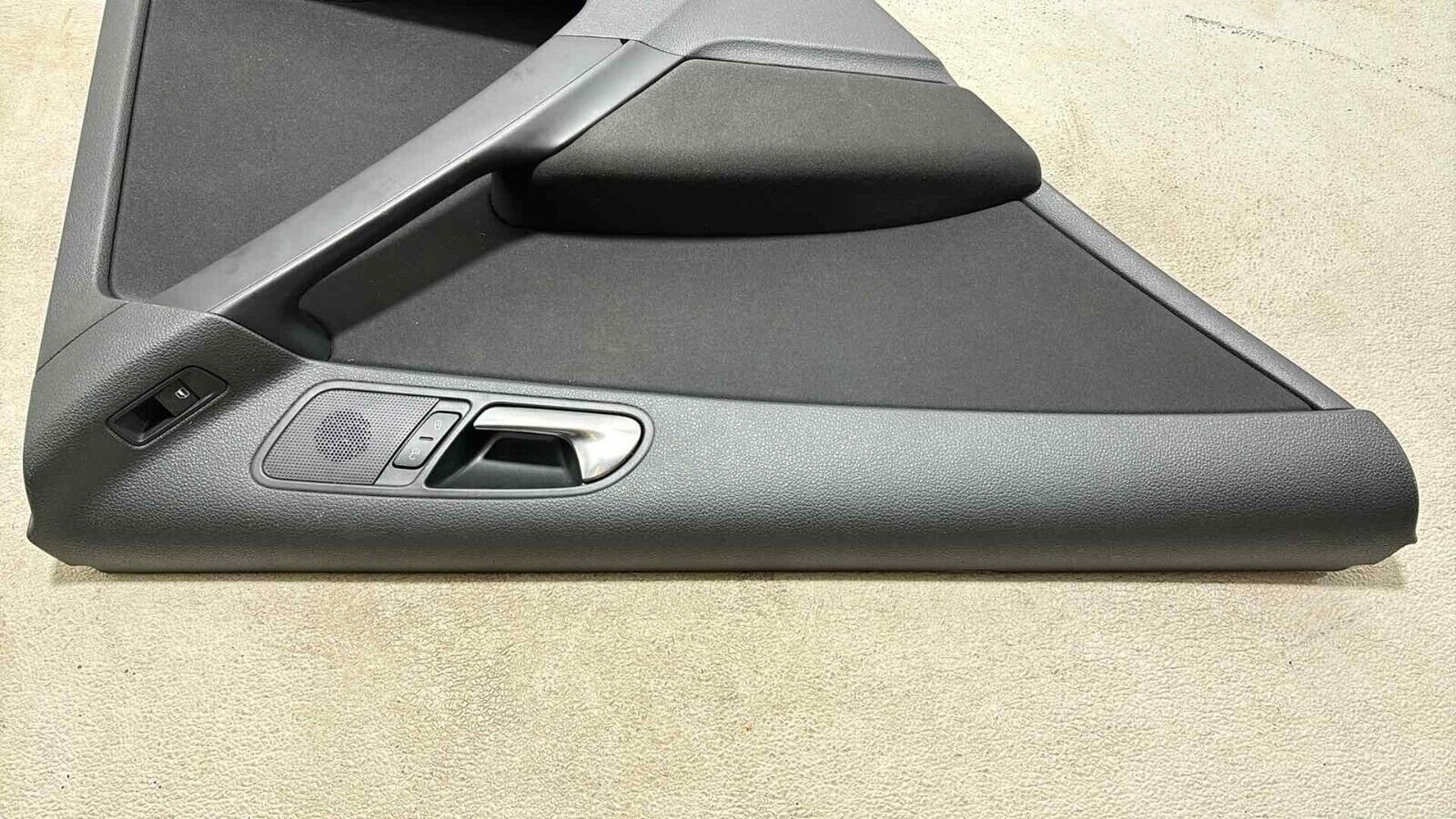 09-17 Volkswagen Tiguan Rear Left Driver Side Door Trim Panel Black 5N0-867-211