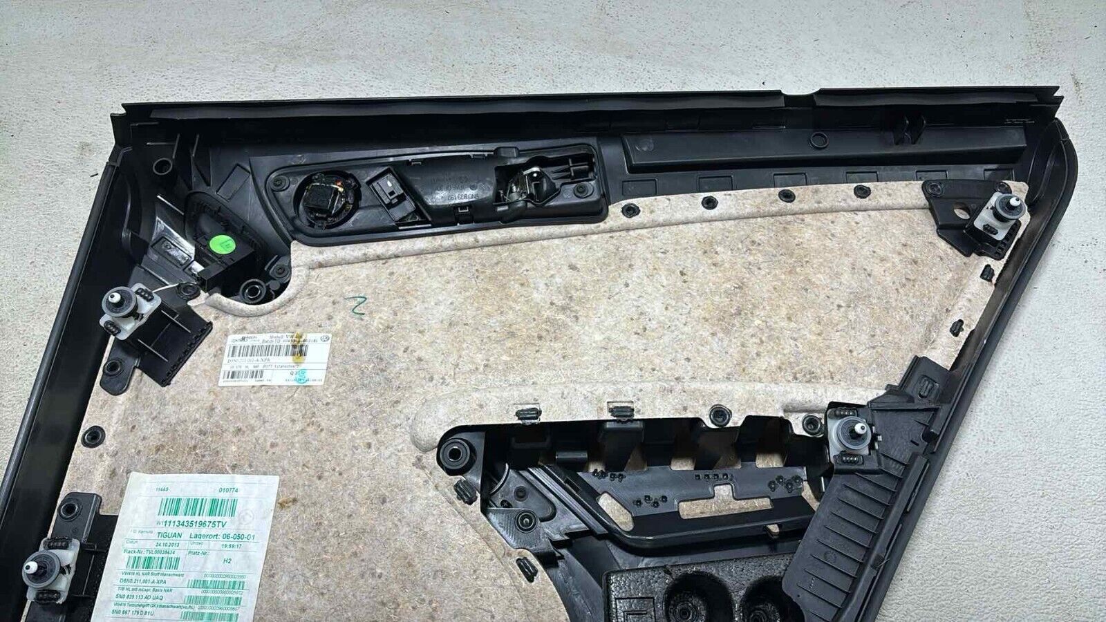 09-17 Volkswagen Tiguan Rear Left Driver Side Door Trim Panel Black 5N0-867-211