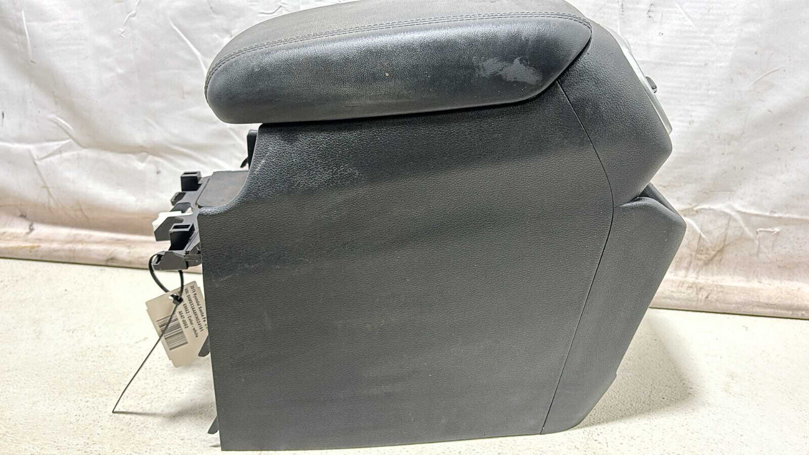 19-20 Hyundai Santa Fe Rear Center Console Storage Box W /Armrest Lid Cover Oem