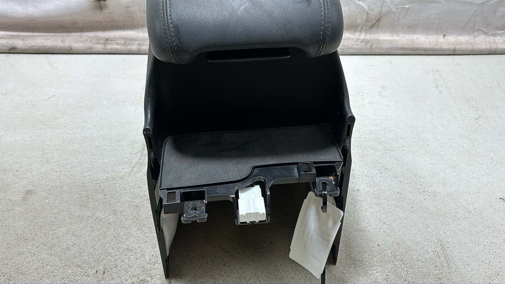 19-20 Hyundai Santa Fe Rear Center Console Storage Box W /Armrest Lid Cover Oem