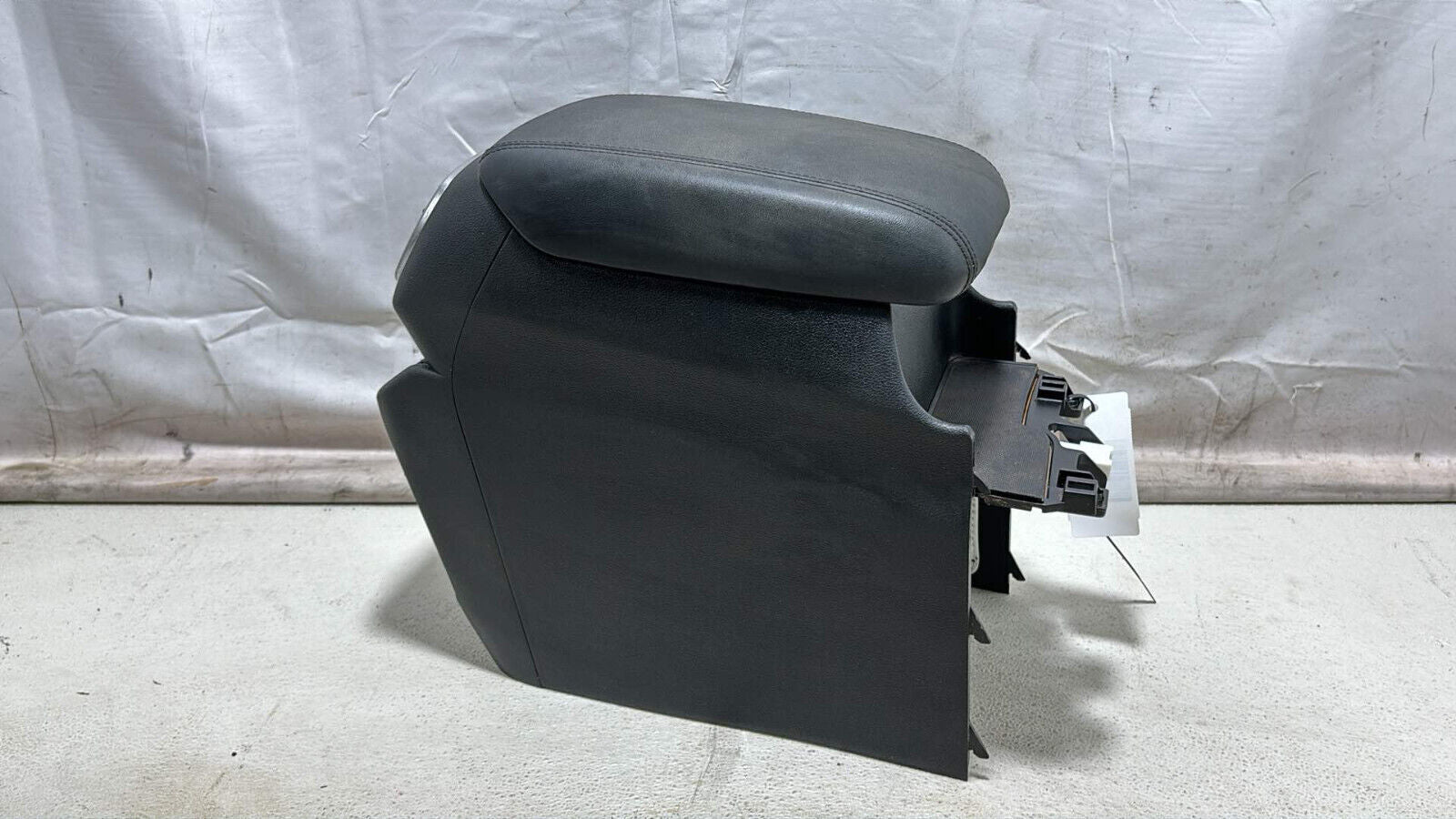 19-20 Hyundai Santa Fe Rear Center Console Storage Box W /Armrest Lid Cover Oem