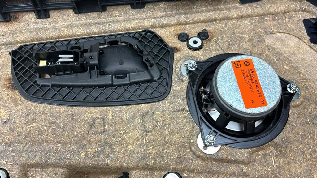 09-12 Bmw 328Xi 335D E90 Front Right Door Trim Panel Passenger Side Oem