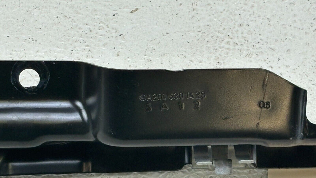 09-17 Mercedes E Class W207 Convertible Rear Right Mounting Bracket A2076301428