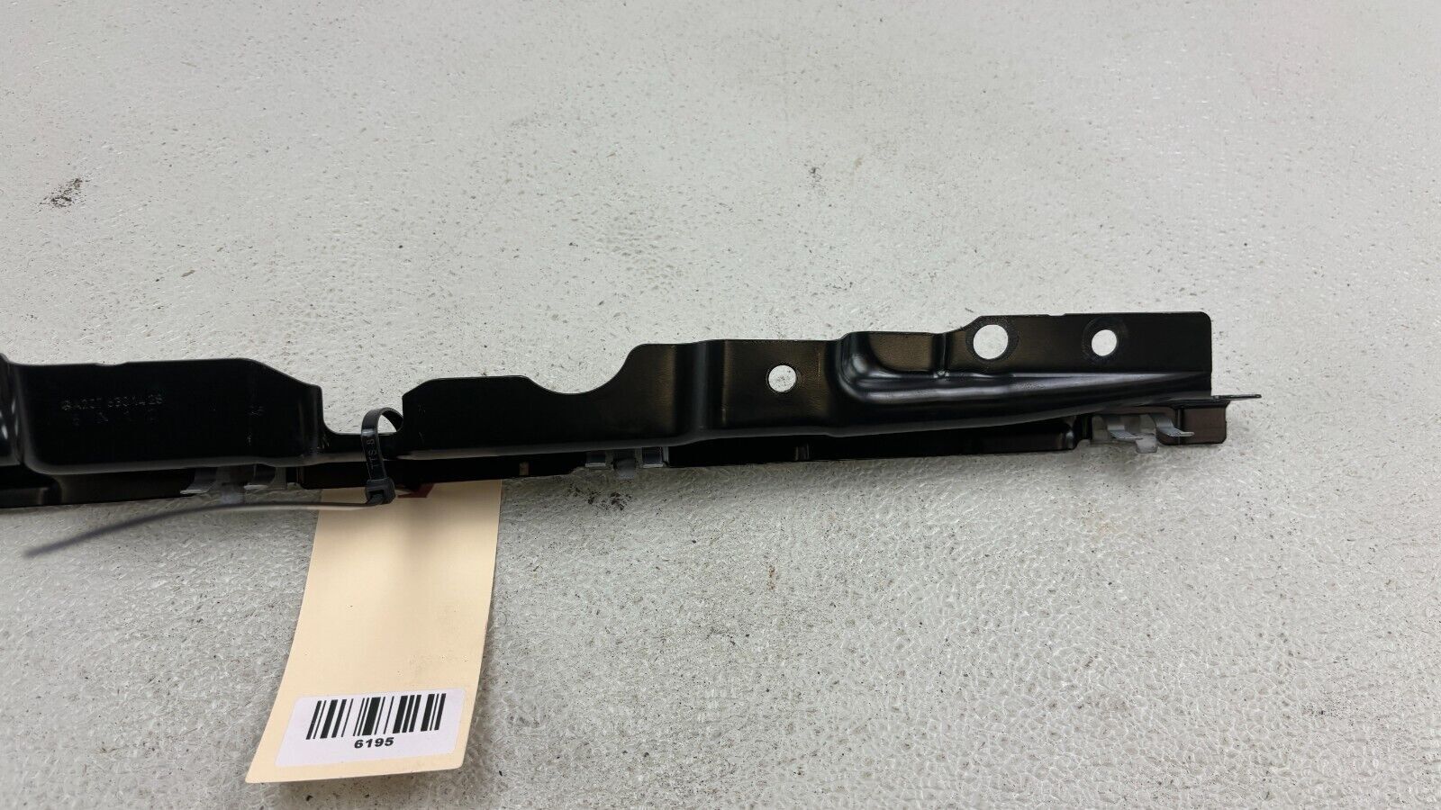 09-17 Mercedes E Class W207 Convertible Rear Right Mounting Bracket A2076301428