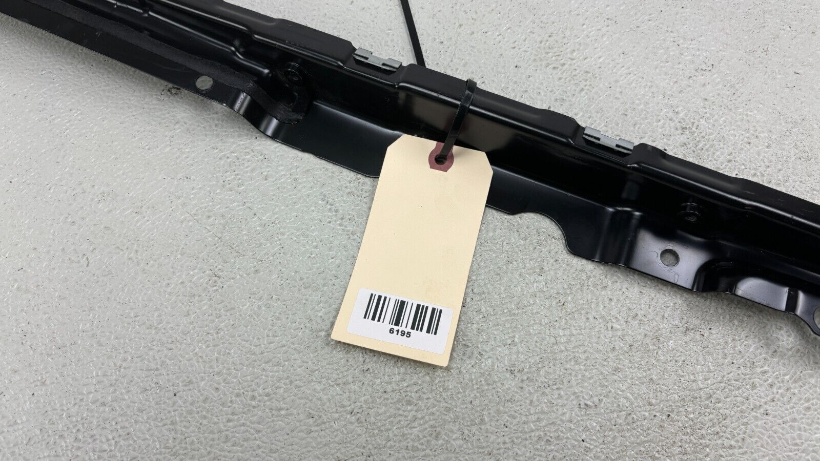 09-17 Mercedes E Class W207 Convertible Rear Right Mounting Bracket A2076301428