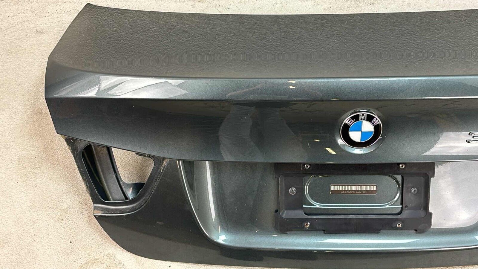 09-11 Bmw 328I 335D M3 E90 Rear Trunk Lid Tailgate Shell Cover Panel Oem