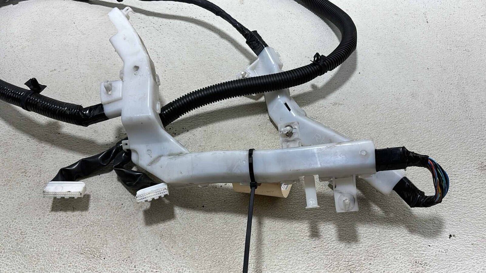 03-06 Nissan 350Z Right Convertible Trunk Wiring Harness Wire Oem 24015-Ev01B