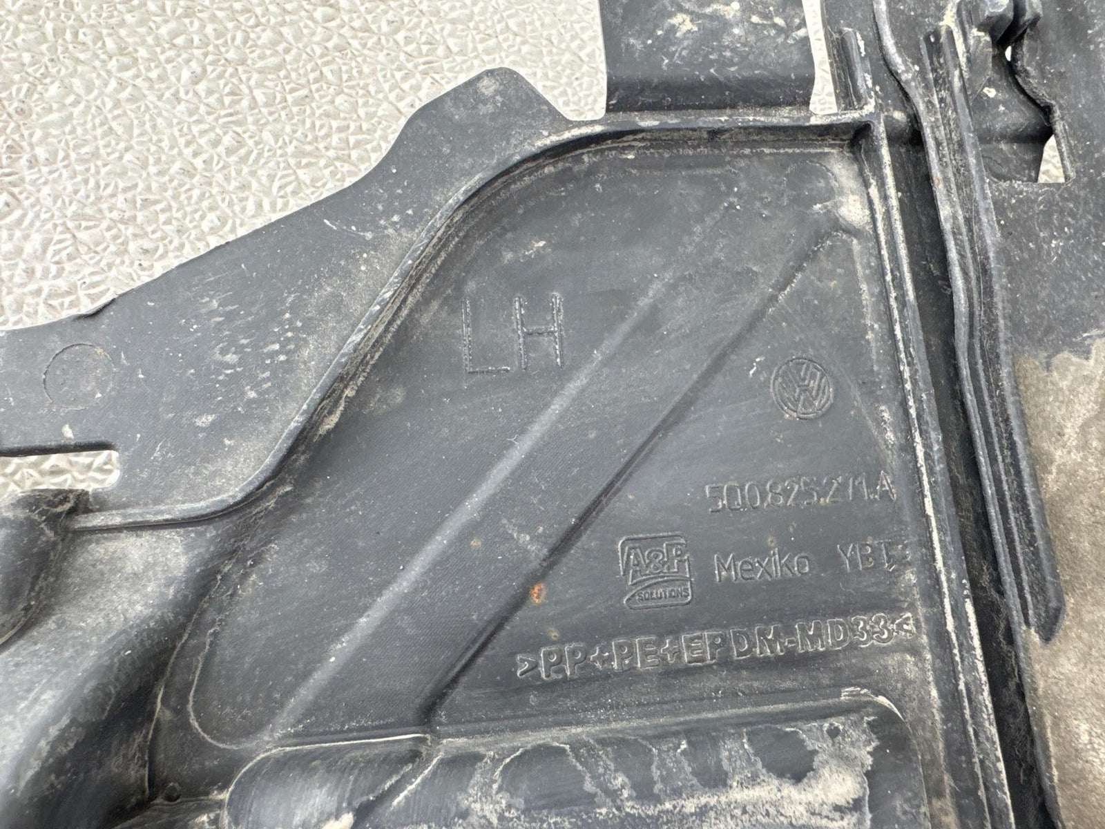 15-20 Volkswagen Golf Gti Rear Left Underbody Trim Cover 5Q0825271A