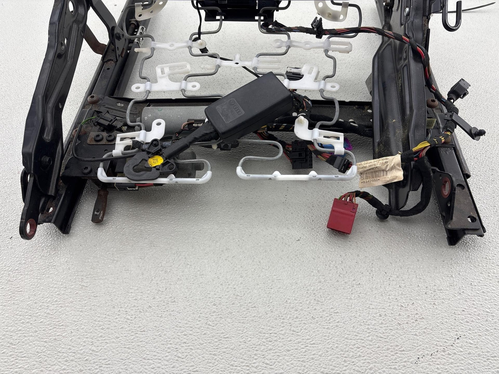 07-15 Audi Q7 Front Left Side Seat Lower Track Frame Mount Bracket Oem