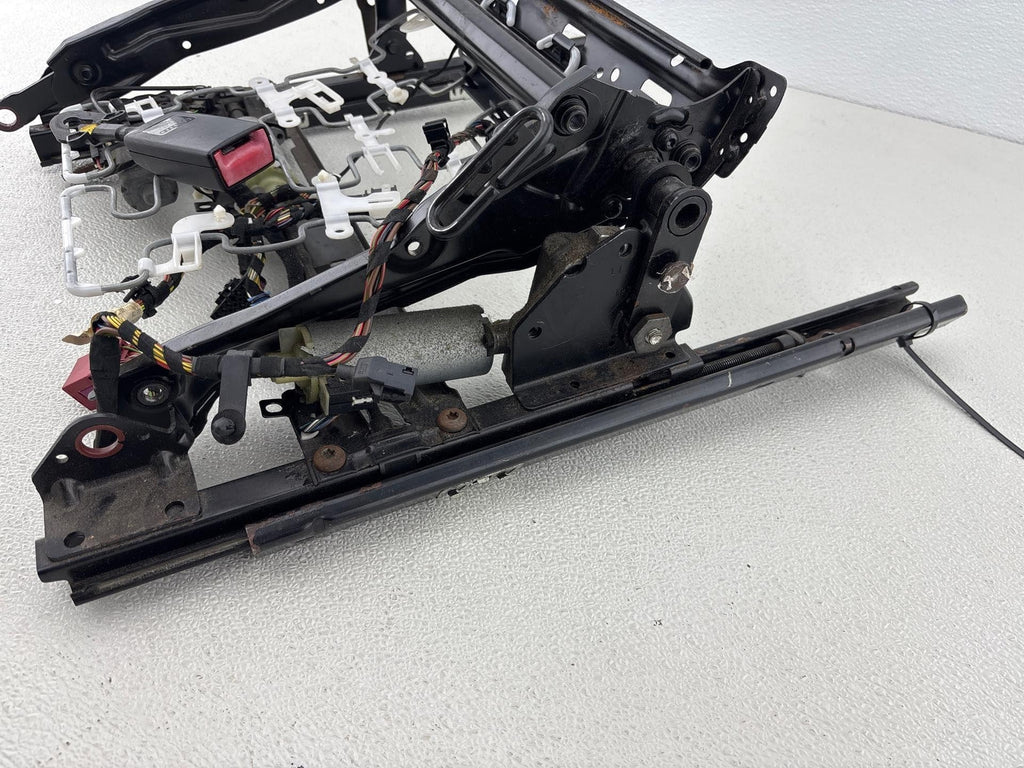 07-15 Audi Q7 Front Left Side Seat Lower Track Frame Mount Bracket Oem