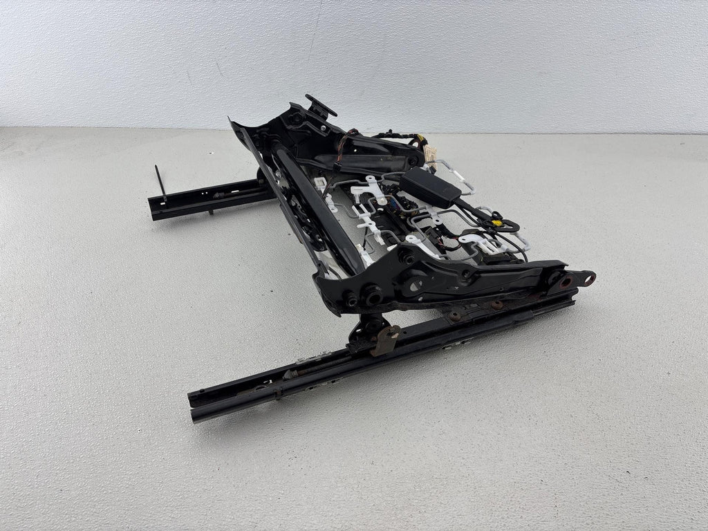 07-15 Audi Q7 Front Left Side Seat Lower Track Frame Mount Bracket Oem