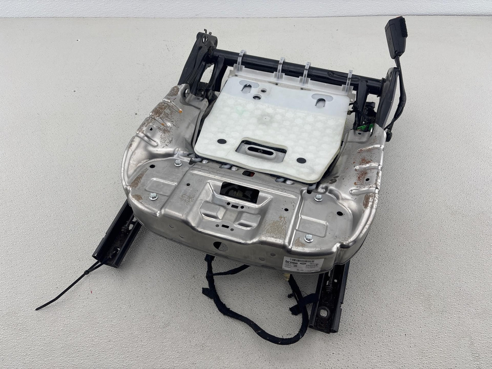 15-17 Land Rover Discovery Sport L550 Front Right Passenger Seat Track W/ Motors