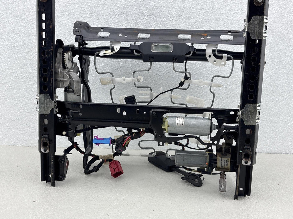 07-15 Audi Q7 Front Left Side Seat Lower Track Frame Mount Bracket Oem