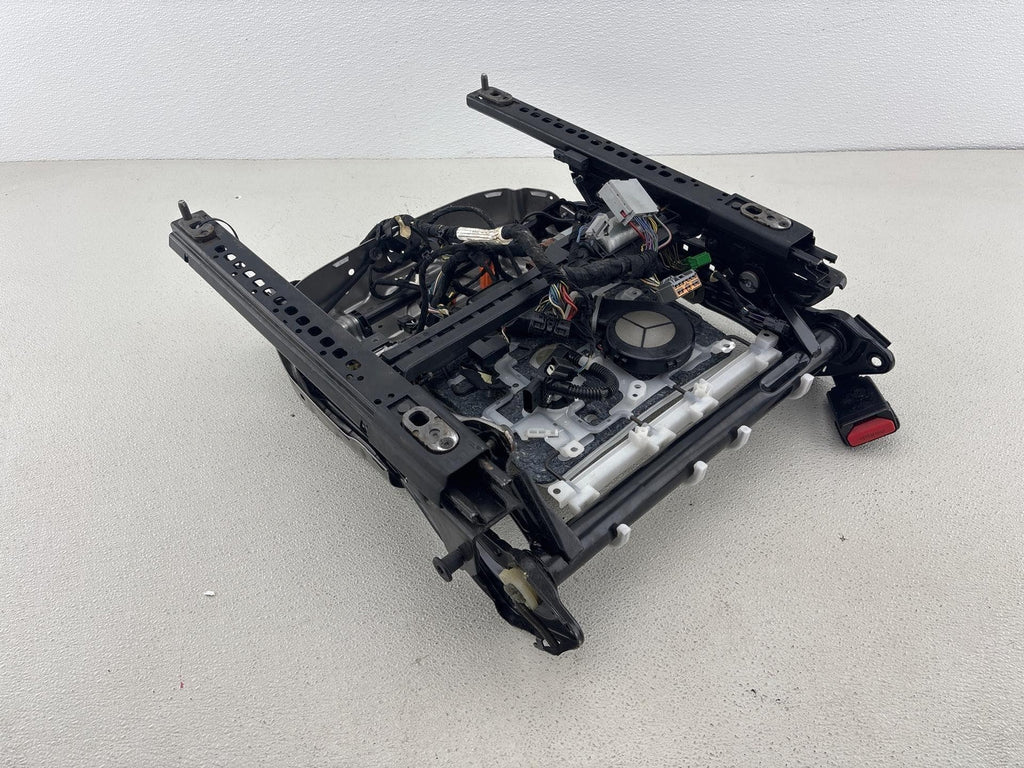 15-17 Land Rover Discovery Sport L550 Front Right Passenger Seat Track W/ Motors