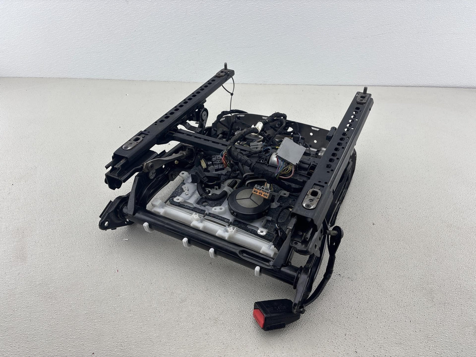 15-17 Land Rover Discovery Sport L550 Front Right Passenger Seat Track W/ Motors