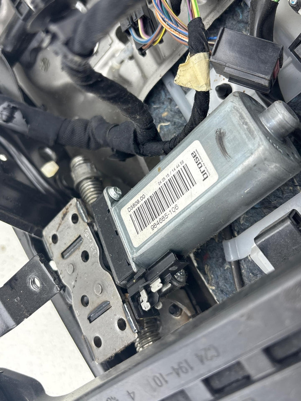 15-17 Land Rover Discovery Sport L550 Front Right Passenger Seat Track W/ Motors