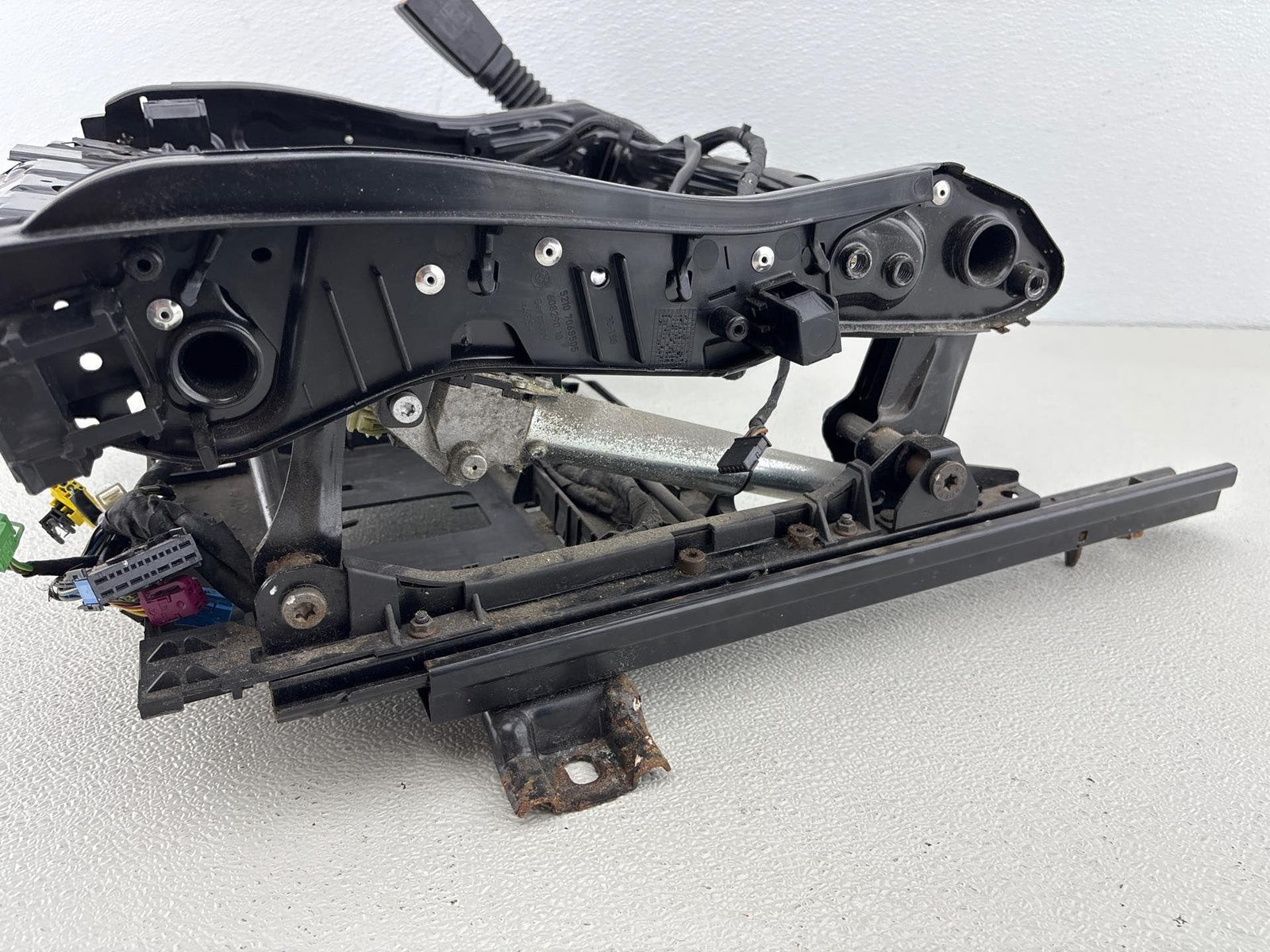 08-10 Bmw 353I Front Left Lower Seat Track Frame Rail Oem