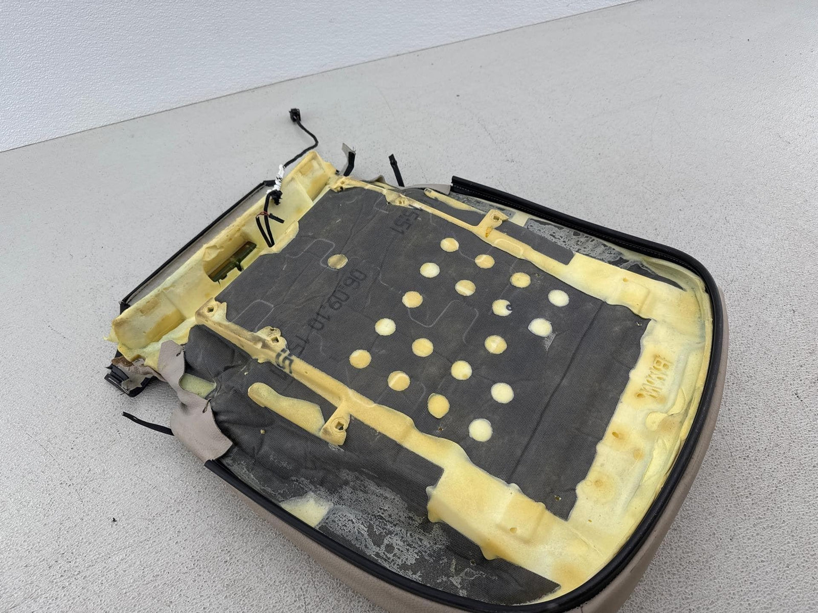 07-11 Bmw E90 335D 335I Front Right Passenger Seat Lower Cushion Oem