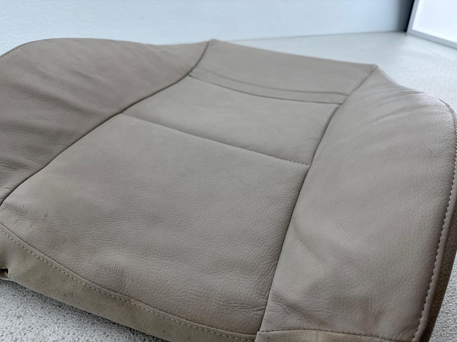 07-11 Bmw E90 E91 335I 335D Upper Top Seat Cushion Front Right Side Oem