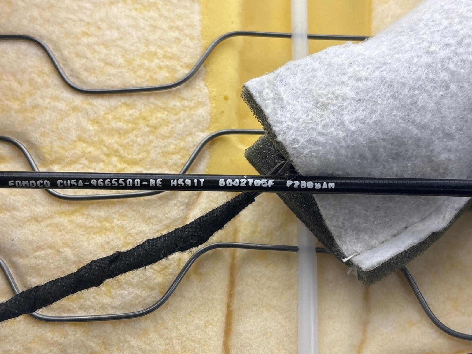 14-16 Lincoln Mkz Front Right Passenger Side Seat Backrest Red Stitch Oem