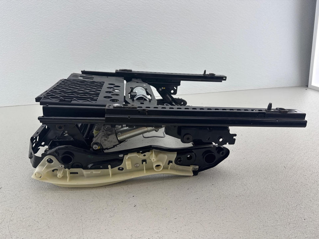 07-13 Bmw X5 E70 Front Right Passenger Side Seat Rail Track Frame 8342929 Oem