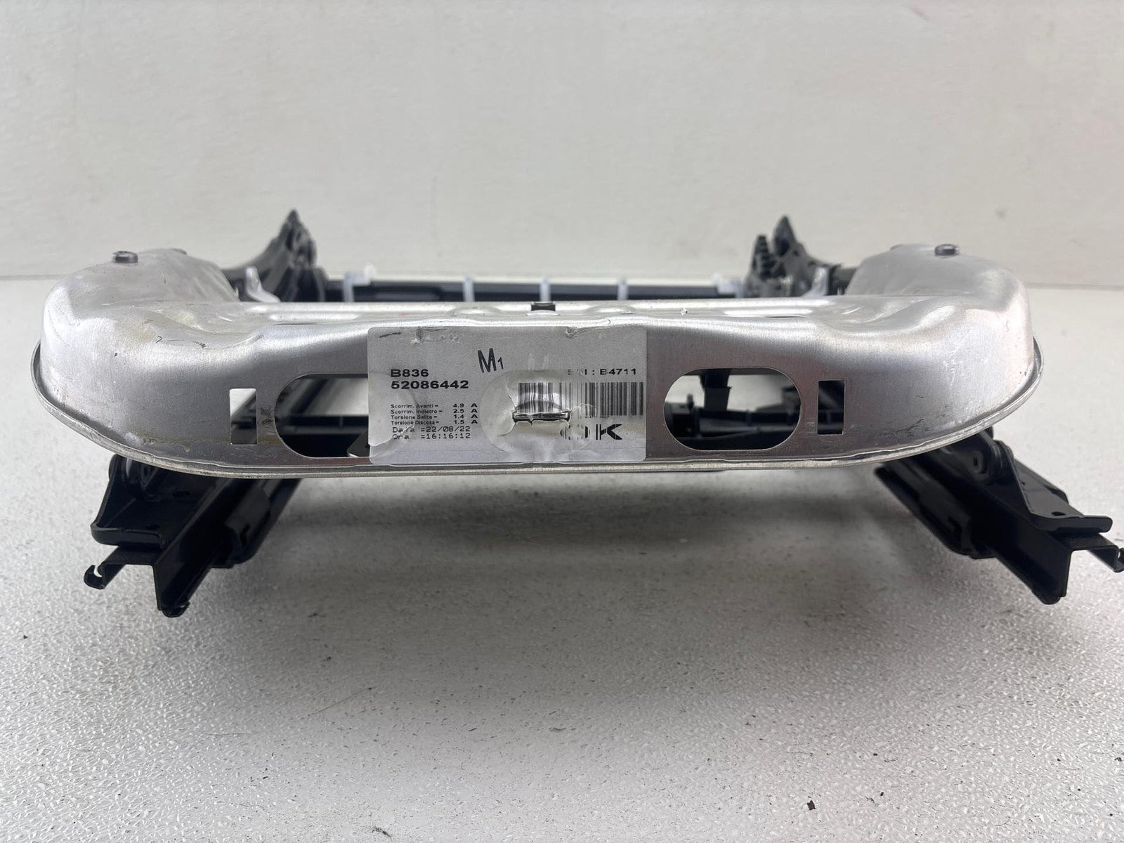 17-25 Alfa Romeo Giulia / Stelvio Front Left Side Seat Frame Track Oem