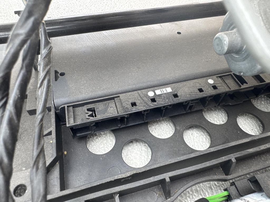 07-13 Bmw X5 E70 Front Right Passenger Side Seat Rail Track Frame 8342929 Oem