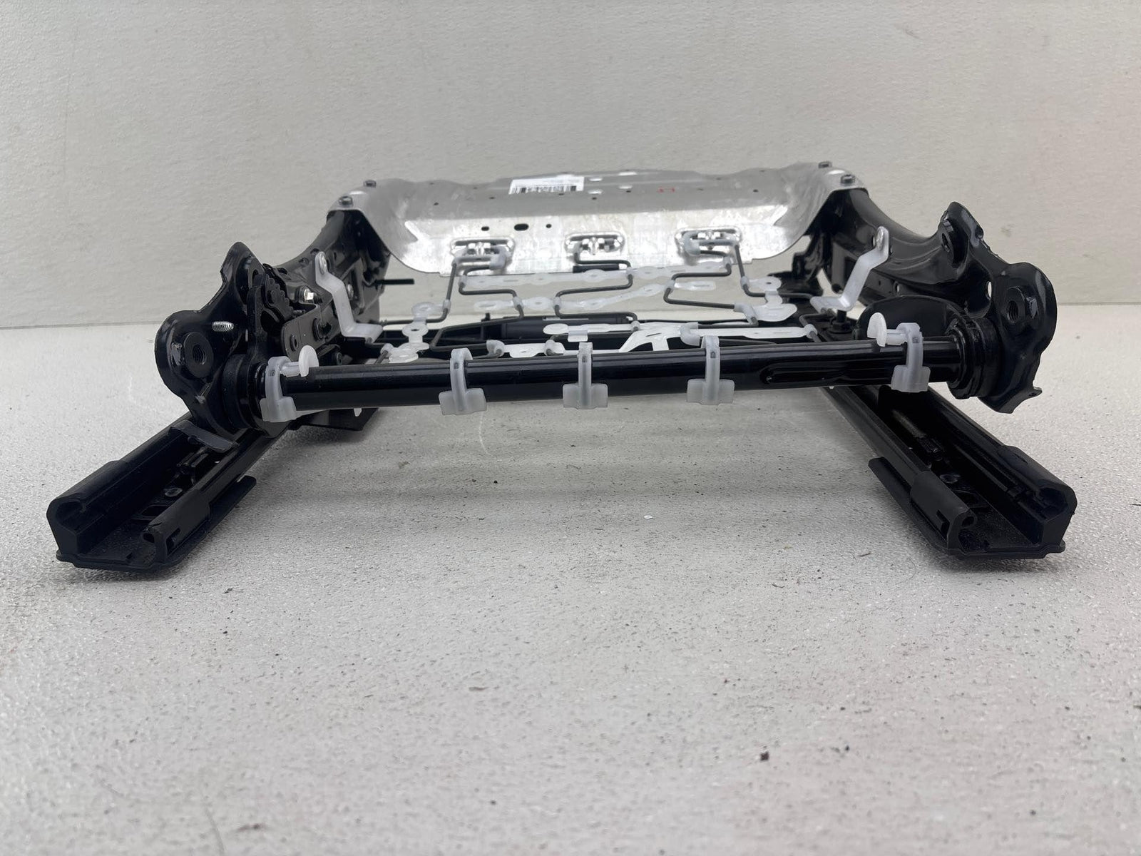 17-25 Alfa Romeo Giulia / Stelvio Front Left Side Seat Frame Track Oem