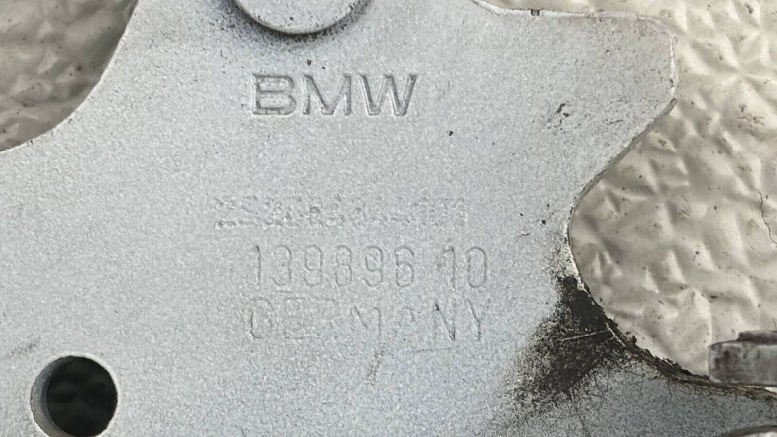 13-20 Bmw 320I 328I M4 F30 2.0L Front Left Side Hood Bonnet Hinge Support Oem