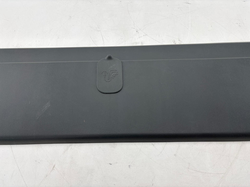 01-07 Chevy Silverado / GMC Sierra Back Glass Reveal Molding OEM 10371626