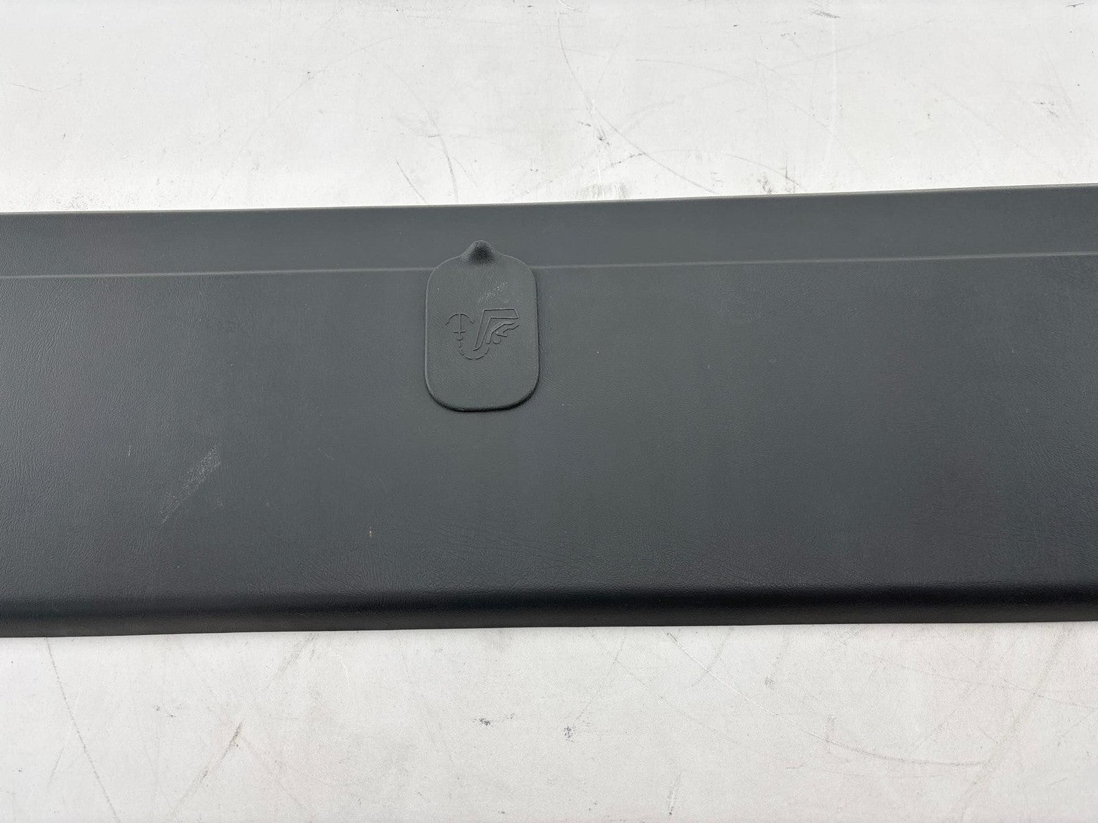 01-07 Chevy Silverado / GMC Sierra Back Glass Reveal Molding OEM 10371626