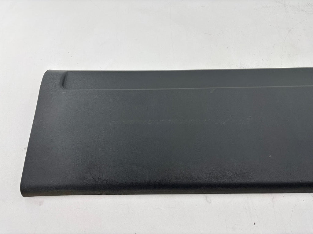 01-07 Chevy Silverado / GMC Sierra Back Glass Reveal Molding OEM 10371626