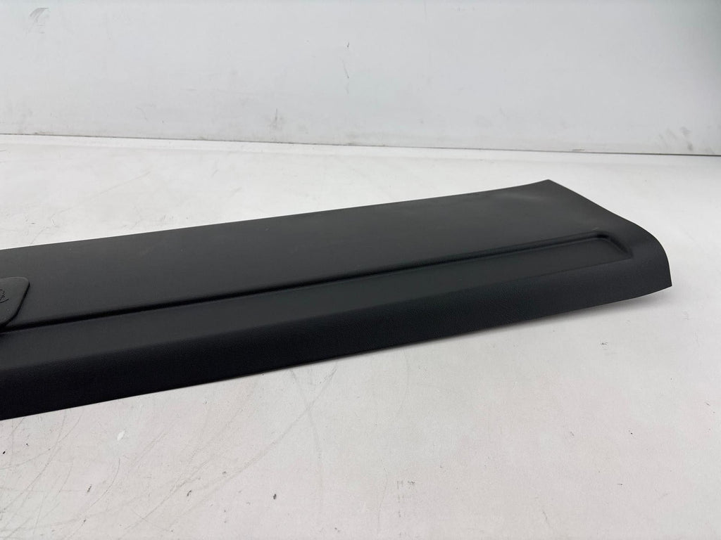 01-07 Chevy Silverado / GMC Sierra Back Glass Reveal Molding OEM 10371626