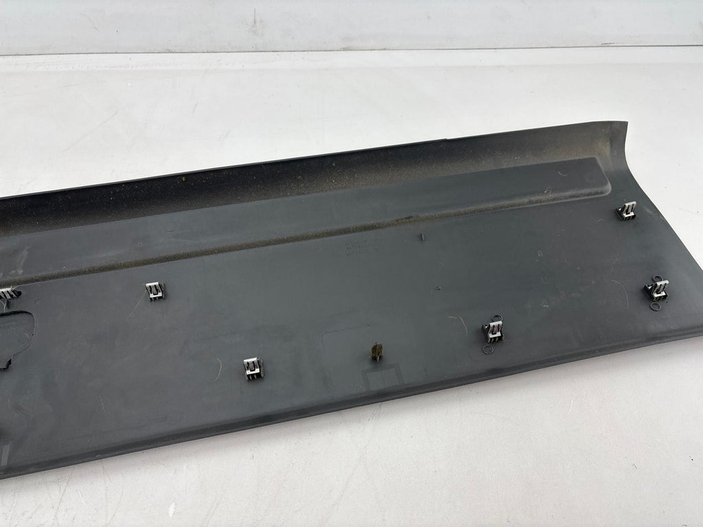 01-07 Chevy Silverado / GMC Sierra Back Glass Reveal Molding OEM 10371626