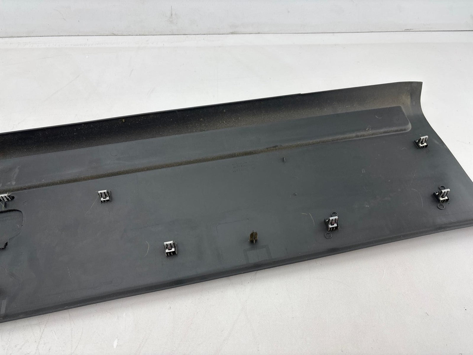 01-07 Chevy Silverado / GMC Sierra Back Glass Reveal Molding OEM 10371626