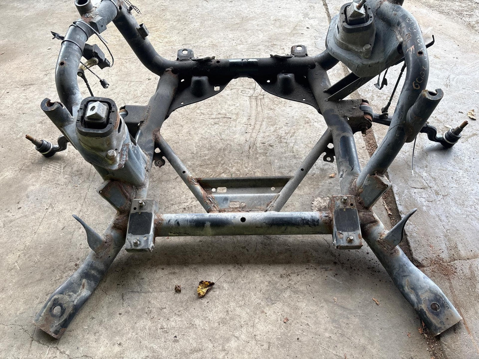 10-12 Land Rover Range Rover L322 Front Subframe Suspension Crossmember Oem