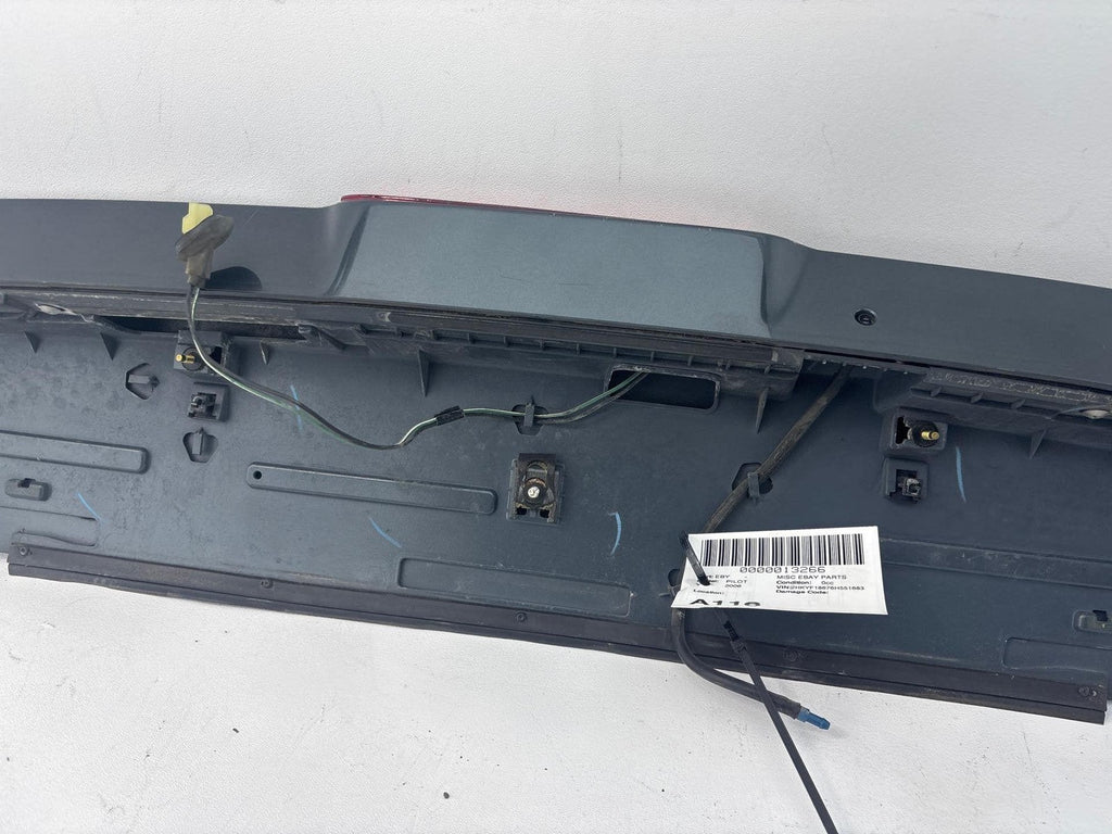 06-08 Honda Pilot Lift Gate Spoiler W/ Deck Trim Third Brake Light Oem