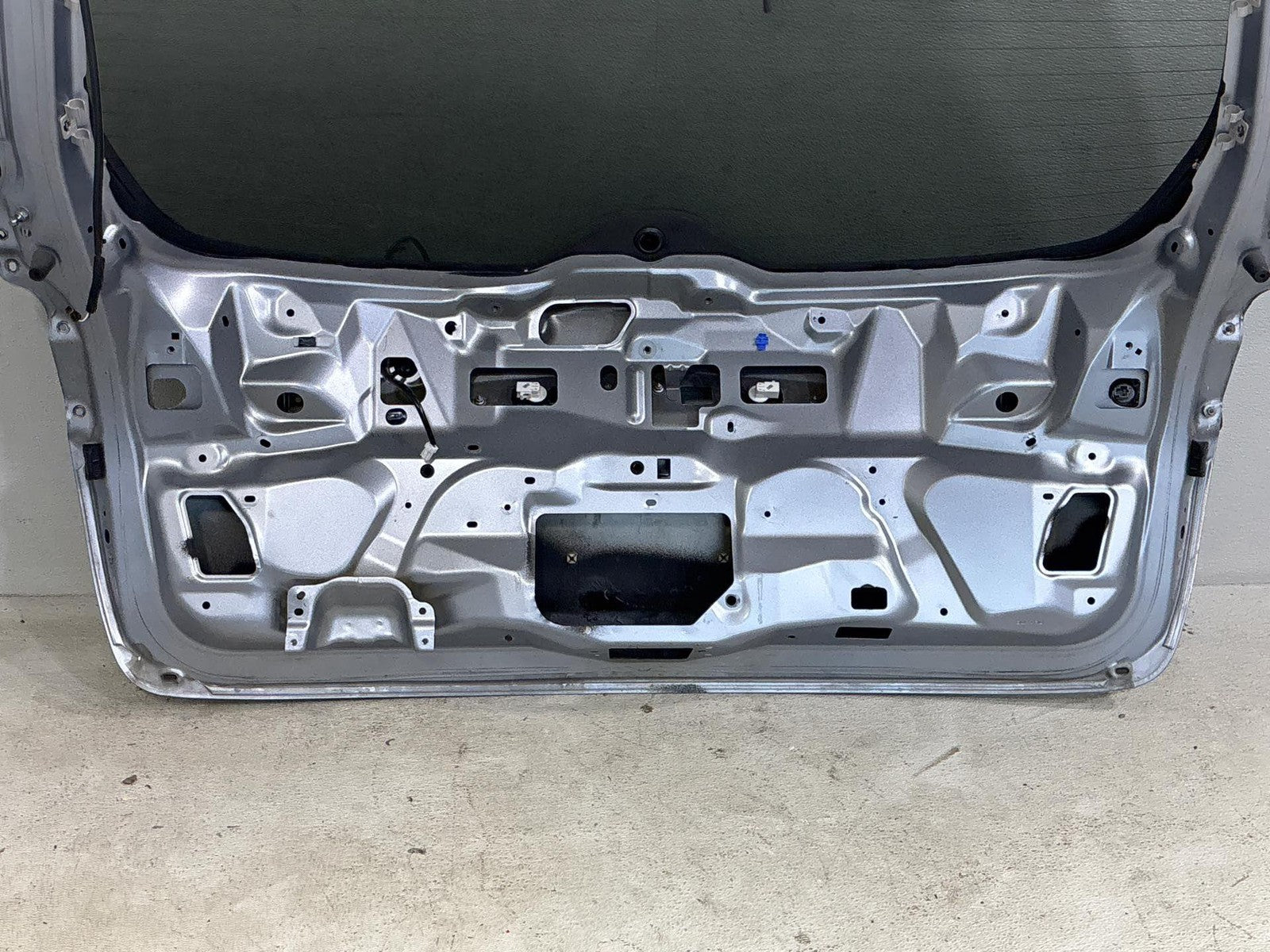 15-19 Subaru Outback Rear Trunk Liftgate Tailgate Hatch Lid Oem