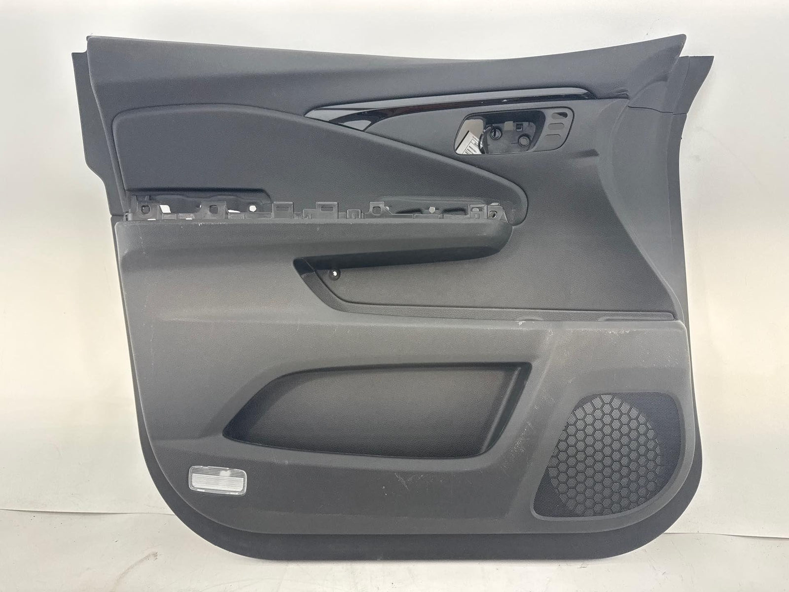 16-23 Honda Pilot/Passport Front Left Interior Door Panel Trim Cover Oem