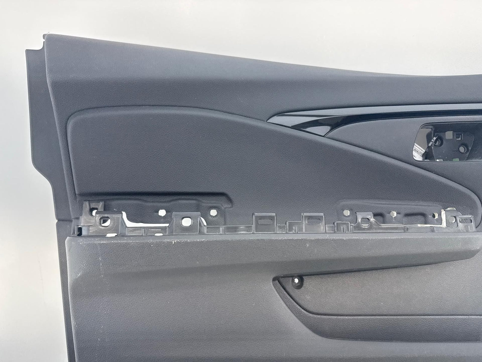 16-23 Honda Pilot/Passport Front Left Interior Door Panel Trim Cover Oem