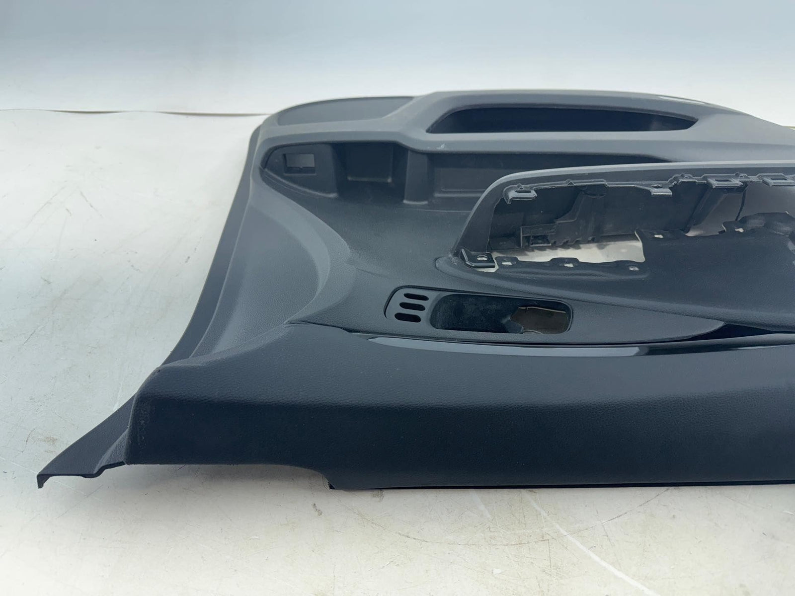 16-23 Honda Pilot/Passport Front Left Interior Door Panel Trim Cover Oem