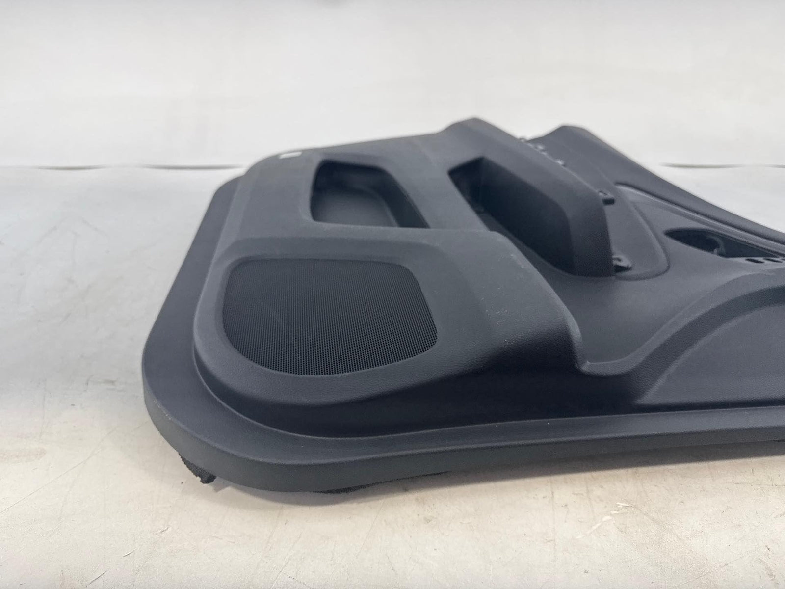 16-23 Honda Pilot/Passport Front Left Interior Door Panel Trim Cover Oem