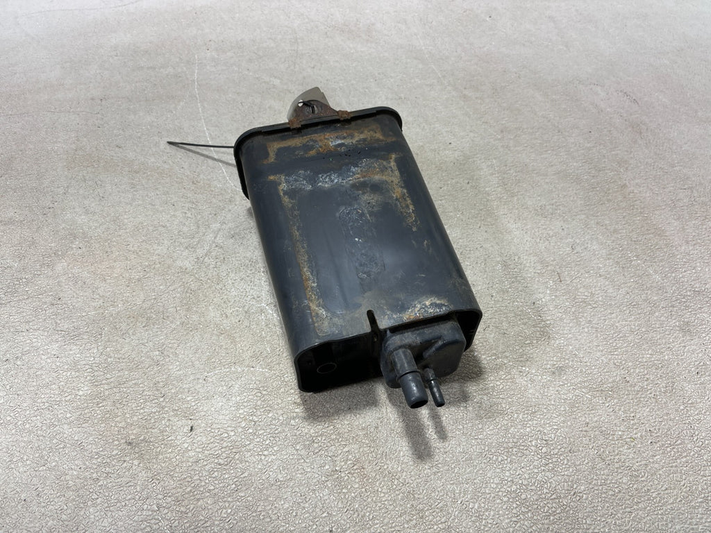2000 - 2005 Buick Lesabre Custom Genuine Fuel Vapor Canister Black Oem 17098136