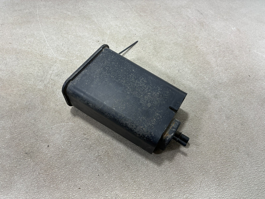 2000 - 2005 Buick Lesabre Custom Genuine Fuel Vapor Canister Black Oem 17098136