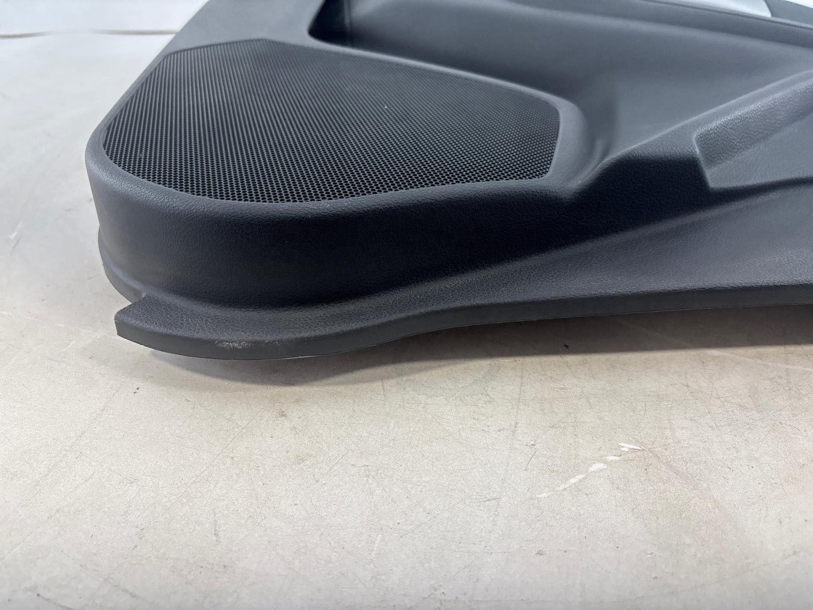 17-18 Subaru Forester Front Left Side Interior Door Trim Panel Black Oem