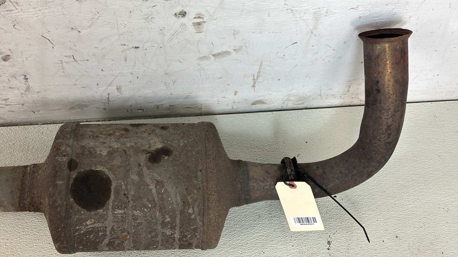 1996-2002 Chevy Express Gm 3Way Catalytic Convertor W/ Exhaust Manifold 15729712