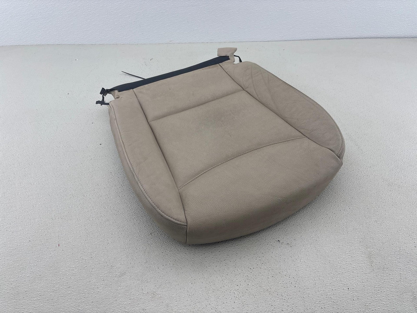 07-11 Bmw E90 335D 335I Front Left Driver Seat Lower Cushion Oem.