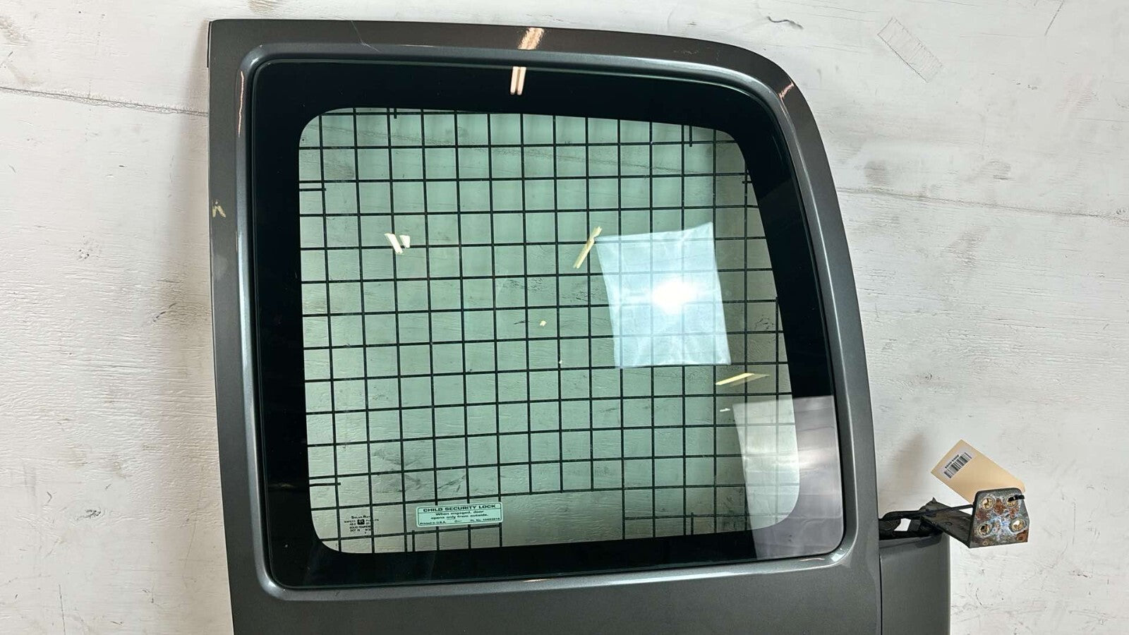 1996 - 2002 Chevrolet Express 3500 Genuine Rear Passenger Side Door Oem 22939491