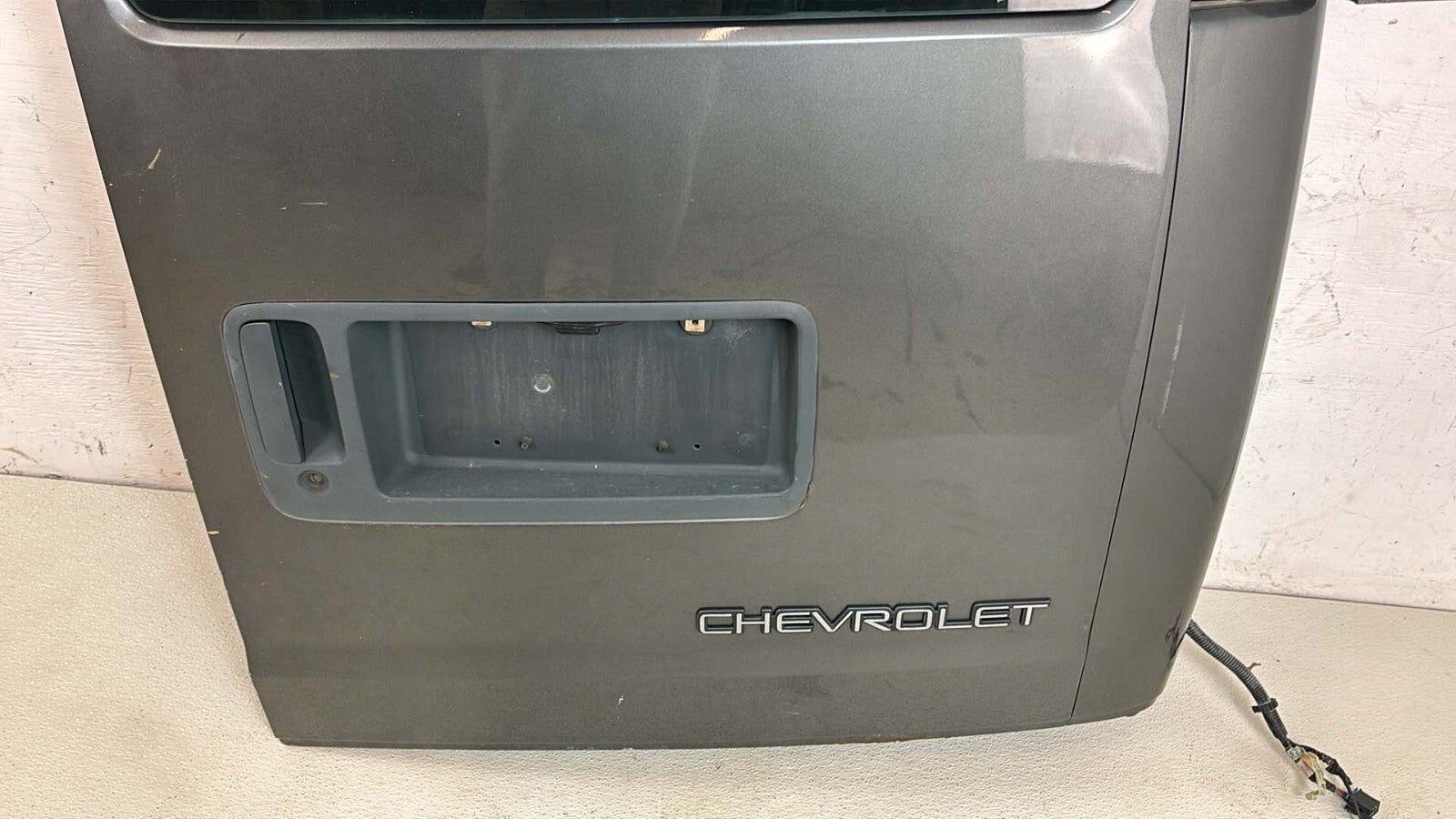 1996 - 2002 Chevrolet Express 3500 Genuine Rear Passenger Side Door Oem 22939491