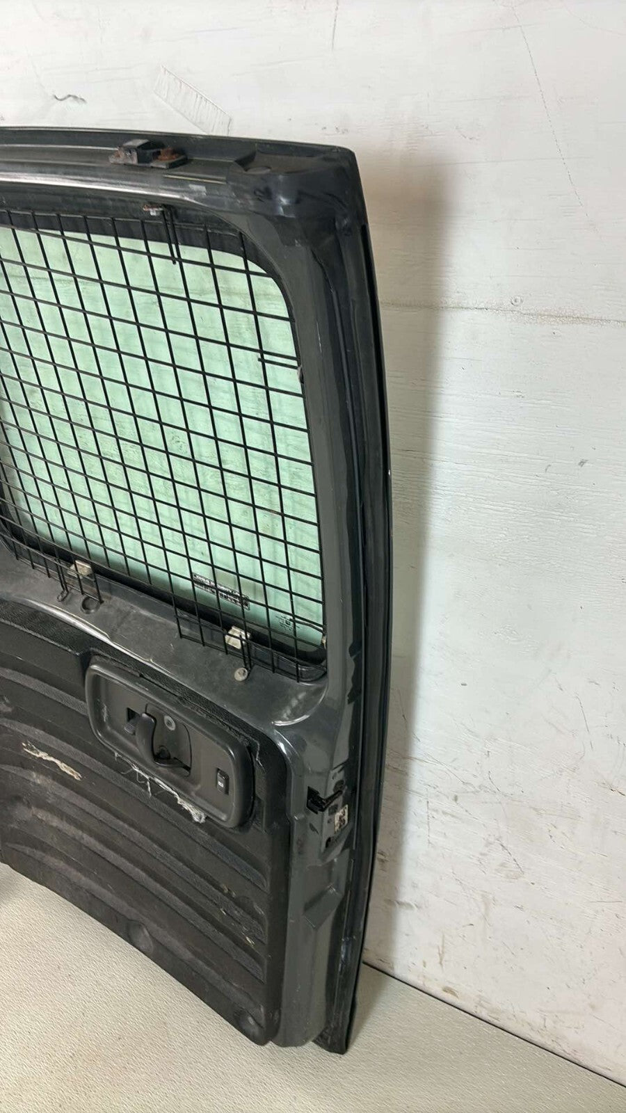 1996 - 2002 Chevrolet Express 3500 Genuine Rear Passenger Side Door Oem 22939491